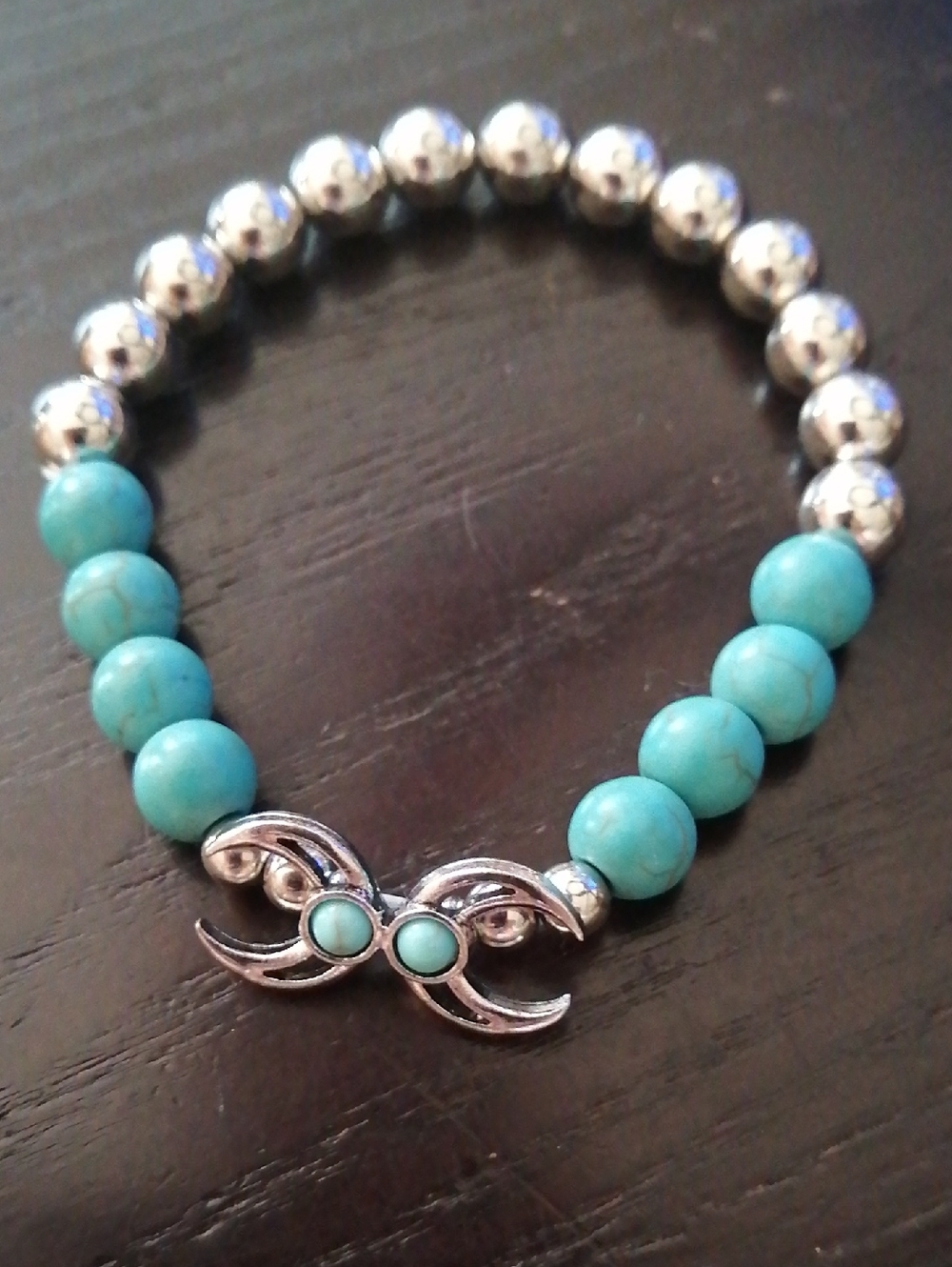 Turquoise Hawlite Beaded Stretch Bracelet with Silver Accent